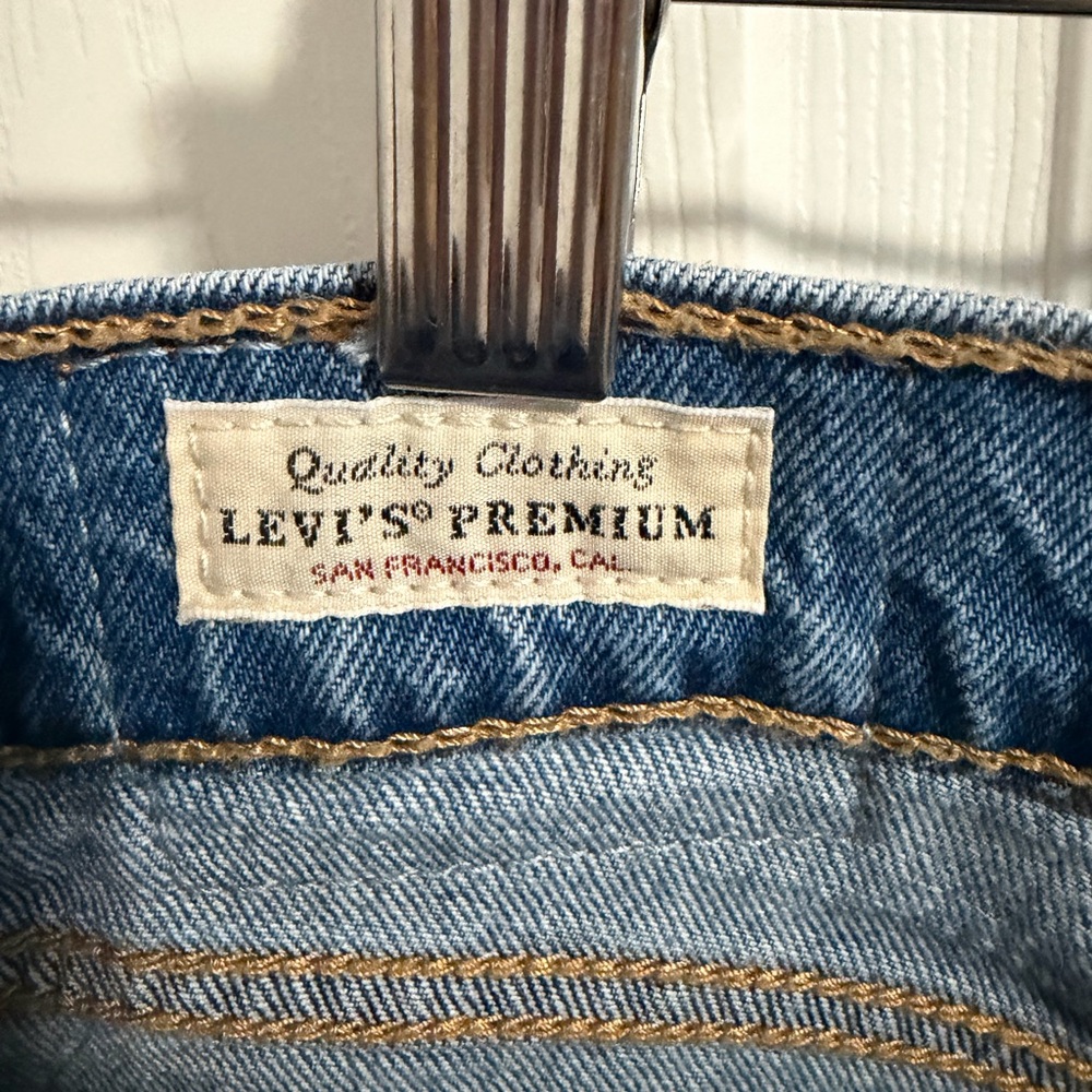 Levi’s Premium Wedgie Straight Jeans - Picture 4 of 4